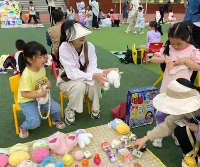 教师先行课程浸润家园校协同构建起三位一体的幼小联接机制