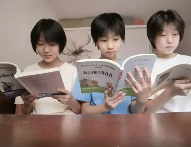 学子走出教室在家校协同伙伴相伴的实践讲堂里拓展眼界 学子走出教室在家校协同伙伴相伴的实践讲堂里拓展眼界